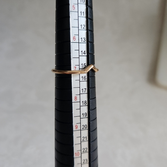 Tiffany & Co. V Band Rings - Picture 4 of 6